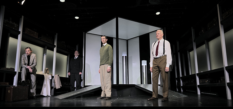 Claus Tröger: MANHATTAN PROJECT