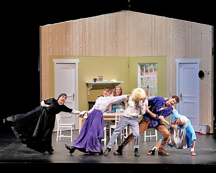 Claus Tröger: MICHEL IN DER SUPPENSCHÜSSEL