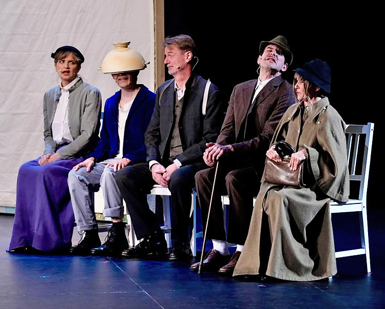 Claus Tröger: MICHEL IN DER SUPPENSCHÜSSEL